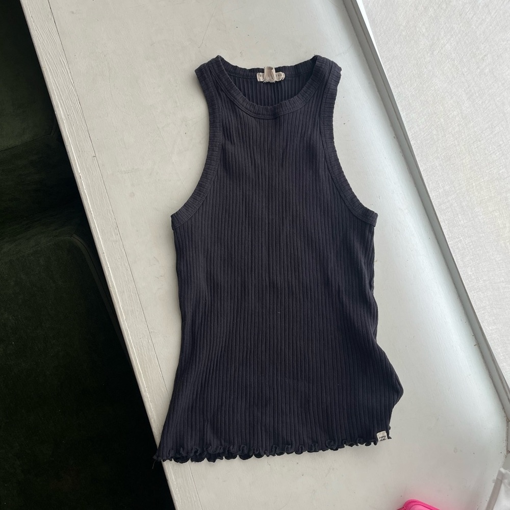 Billabong lettuce hem tank